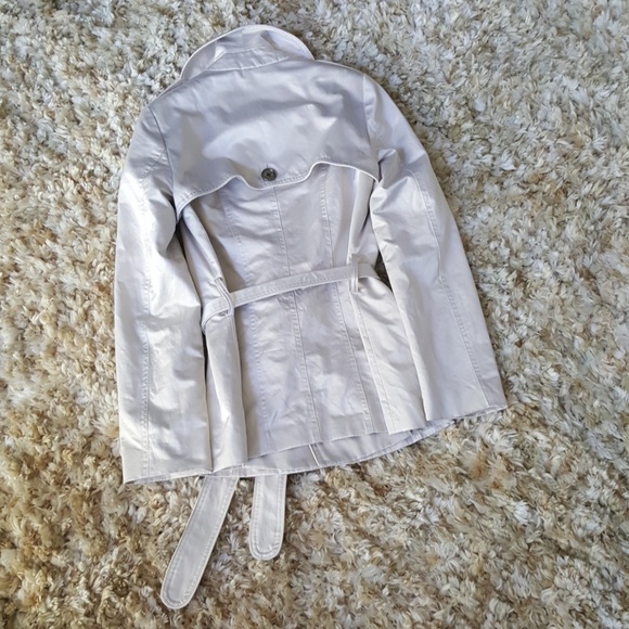 Essential short trench coat - Picture 6 of 7